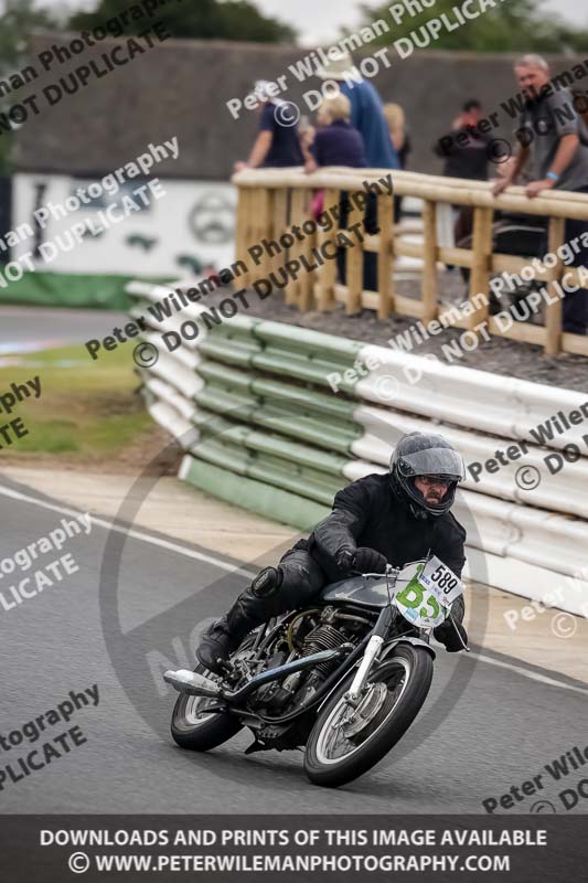 Vintage motorcycle club;eventdigitalimages;mallory park;mallory park trackday photographs;no limits trackdays;peter wileman photography;trackday digital images;trackday photos;vmcc festival 1000 bikes photographs